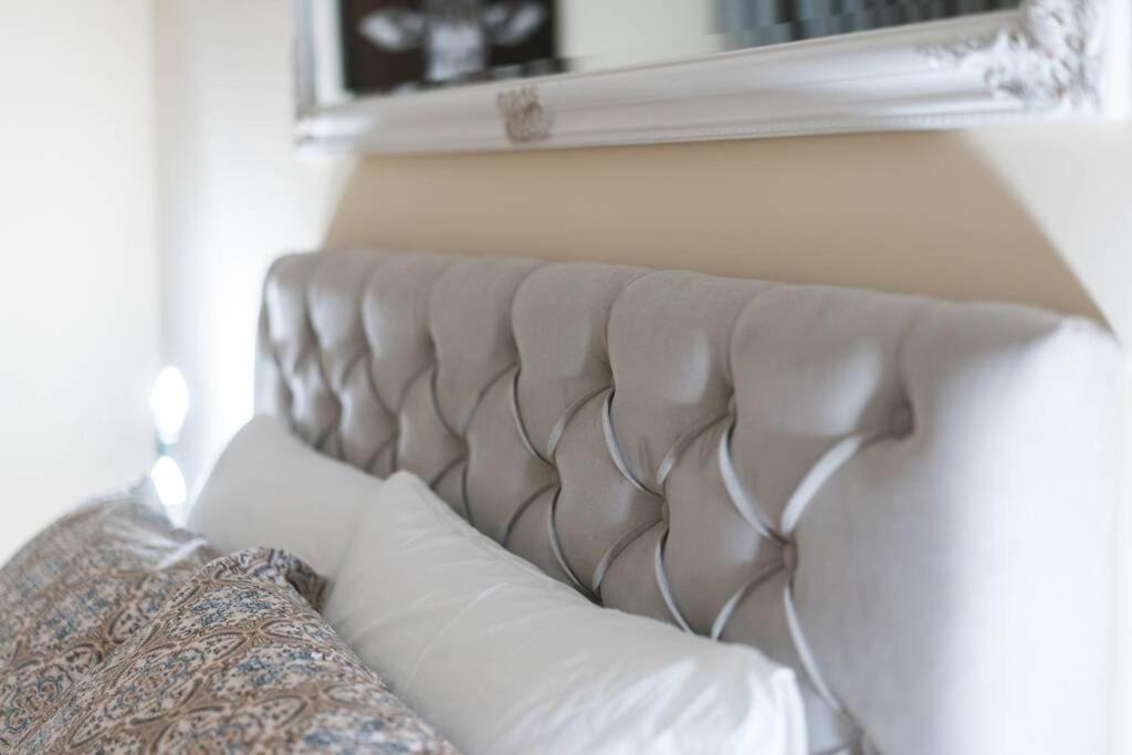 Kostas Home By Bill Apartments Patras Bagian luar foto