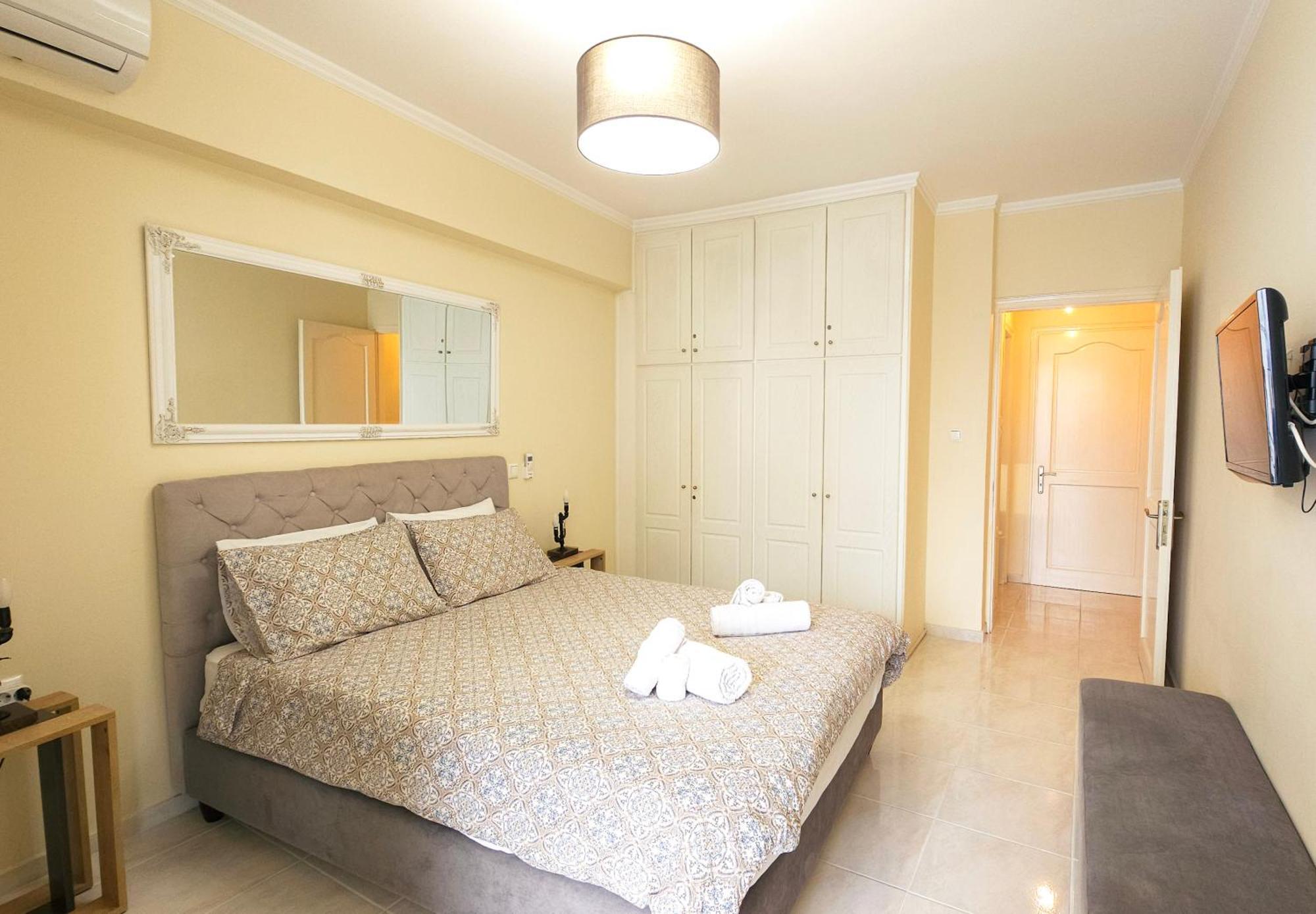 Kostas Home By Bill Apartments Patras Bagian luar foto