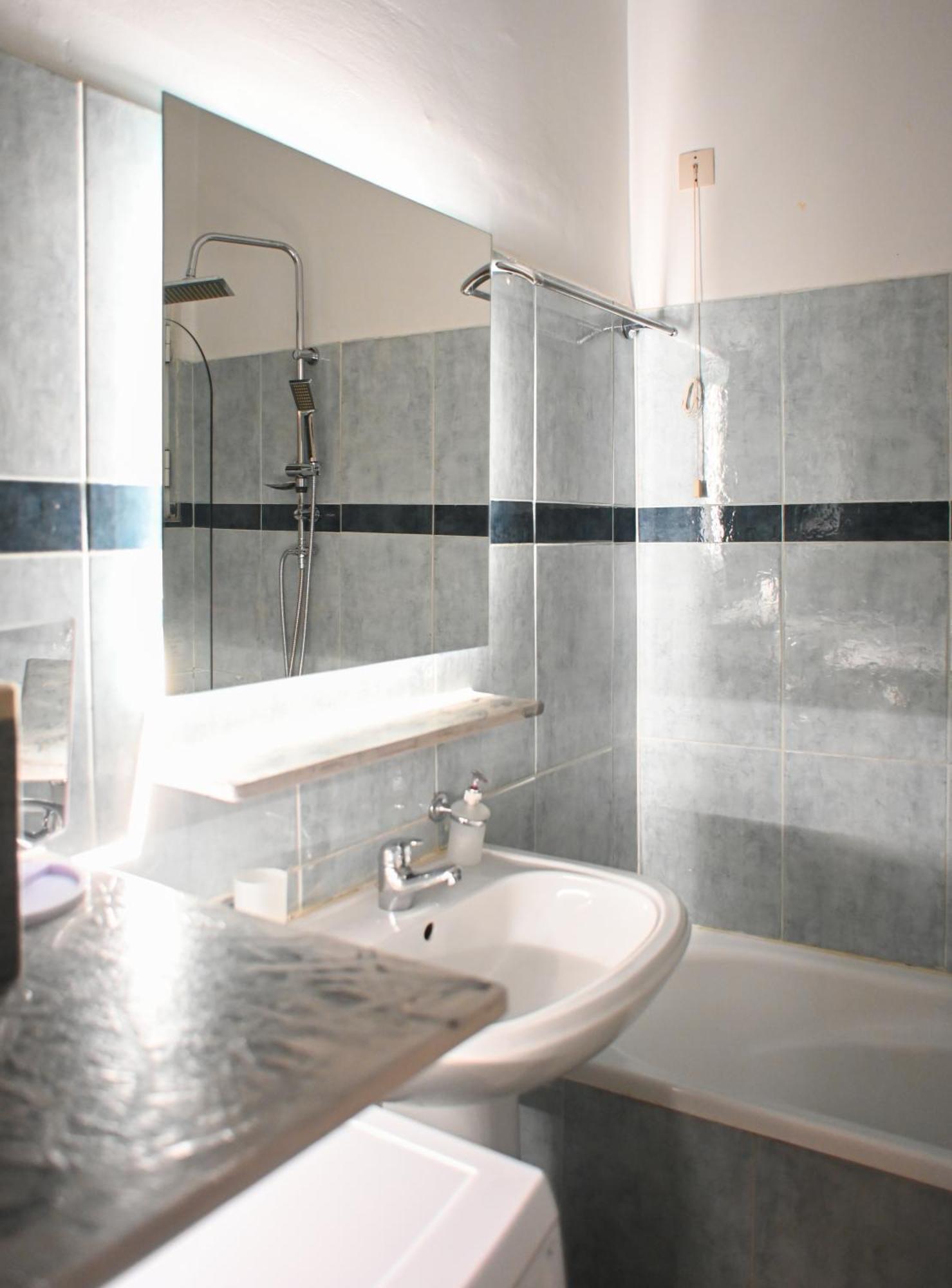 Kostas Home By Bill Apartments Patras Bagian luar foto