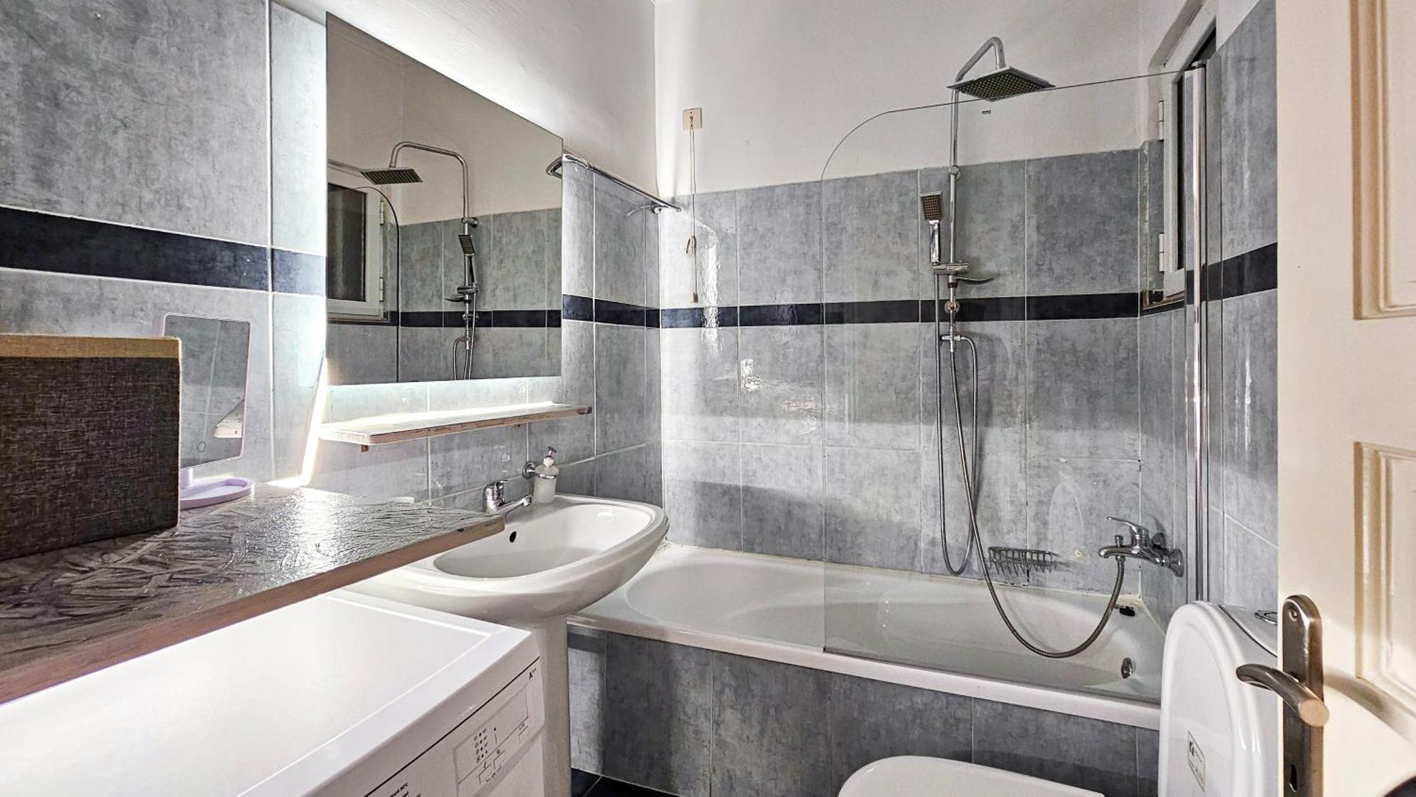 Kostas Home By Bill Apartments Patras Bagian luar foto